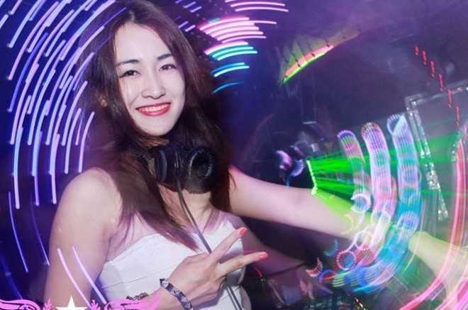 dj nóng bỏng6