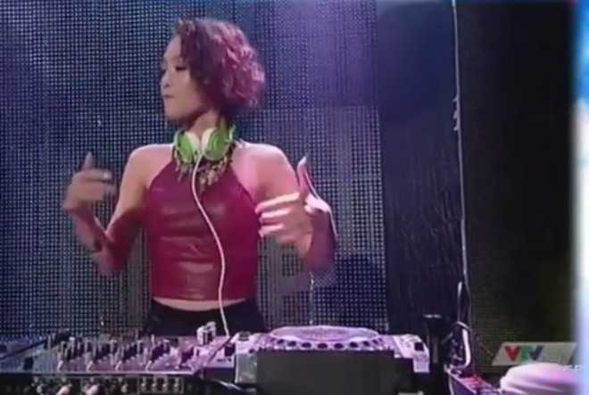 dj nóng bỏng4