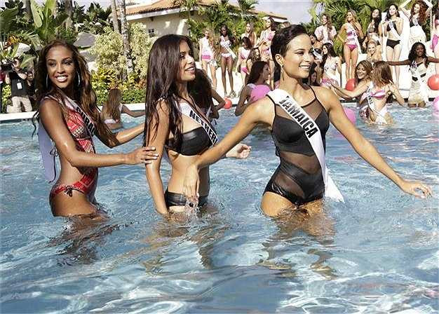 Yasmin đăng quang ở cả hai cuộc thi Hoa hậu hoàn vũ Hà Lan và Hoa hậu thế giới Hà Lan.