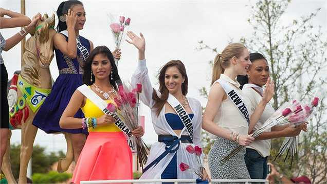 Yasmin gây ấn tượng tốt ở cuộc thi Hoa hậu hoàn vũ 2014 nhờ vẻ đẹp lai mạnh mẽ