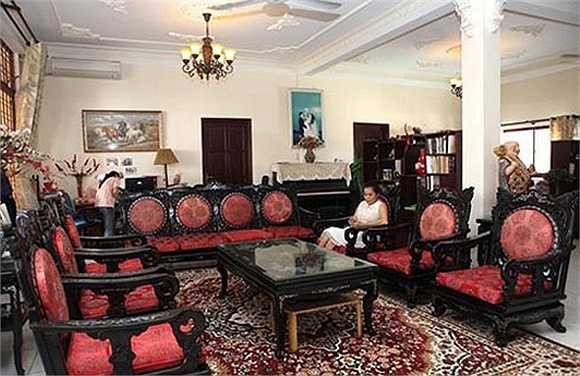 Ngoài cách bài trí không gian sống khéo léo, trong nhà còn có đủ các phương tiện giải trí dành cho cả gia đình.