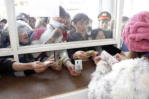 3 trận của HA.GL trên sân nhà tính tới thời điểm này đều diễn ra cảnh sốt vé trầm trọng. Ảnh: Tuân Phạm