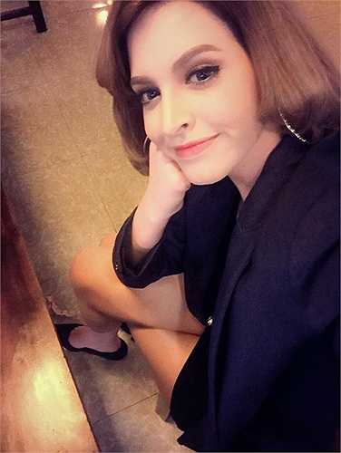 Andrea tóc mới trẻ trung.