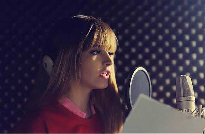 Andrea thời gian gần đây khá kín tiếng, tránh xa những ồn ào trong showbiz.