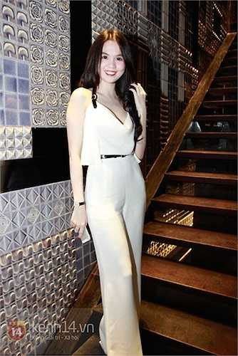 'Tôi không thích đóng vai hài, tôi thích diễn những nhân vật có chiều sâu, có cảnh khóc.', cô chia sẻ.