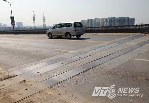 Tiếng 'dội bom' trên cầu Thăng Long: Nhận 'lệnh' Bộ trưởng Thăng, thi công liên tục 3 ca