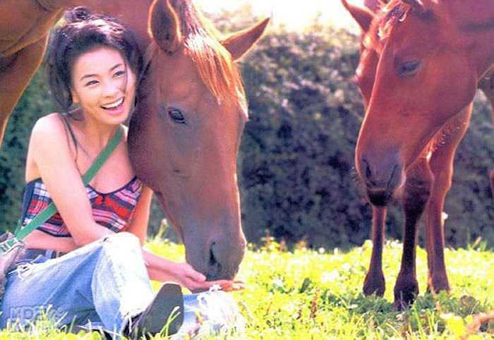 Hiện nay, dù đã là một U50 và là bà mẹ 2 con nhưng Trương Đình vẫn giữ được vóc dáng rất thanh mảnh, thon gọn. 