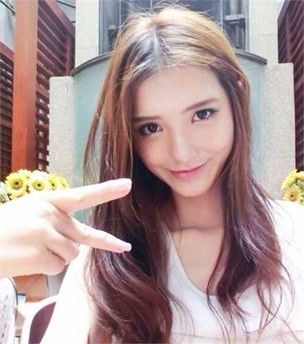 Cô bạn người Đài Loan đang học ngành thiết kế đô thị, đồng thời làm người mẫu ảnh và bán hàng online.