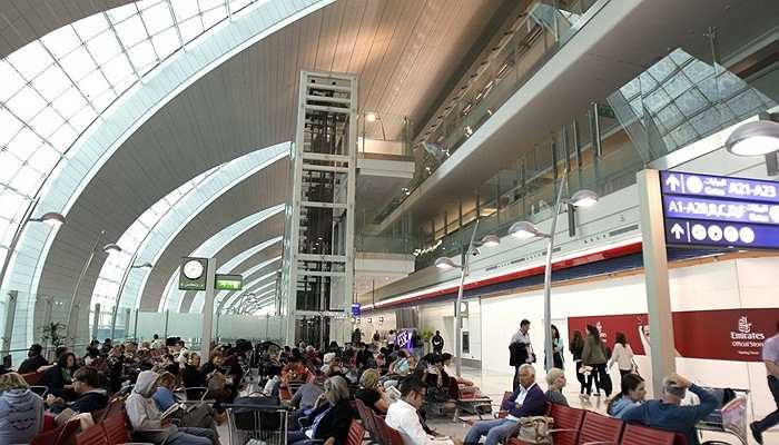 Hành khách luôn đông đúc trong sân bay Dubai