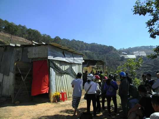 Chồng giết vợ dã man bằng nhiều nhát dao