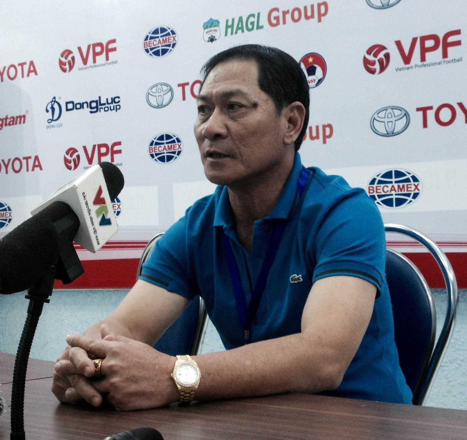 HLV Đinh Cao Nghĩa tôn trọng HAGL