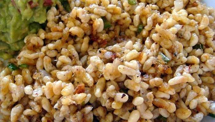 Món Escamoles - Mexico Escamoles là món ăn khá phổ biến ở Mexico. Đây là thức ăn được chế biến từ các ấu trùng kiến hoặc nhện đen có nọc độc. Người dân Mexico chế biến món ăn này một cách đặc biệt và họ cho rằng đây thực sự là một đặc sản tuyệt vời của quê hương mình