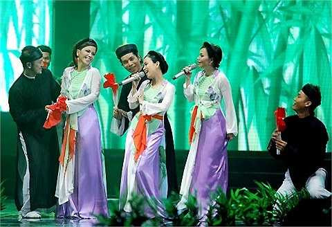 Cuộc hôn nhân viên mãn và khiến nhiều người ngưỡi mộ của ca sỹ 'Hoa cau vườn trầu' được báo giới khá chăm chút thời điểm đó.