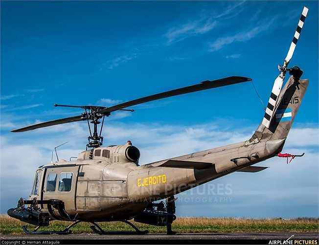 Trực thăng UH-1 rất tiện dụng trong mọi tình huống