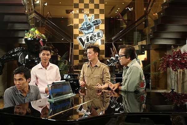 Ở mùa đầu tiên của Giọng hát Việt, Mr Đàm cũng tự tin khi quyết định cho thí sinh tập luyện ngay tại trong căn biệt thự của mình