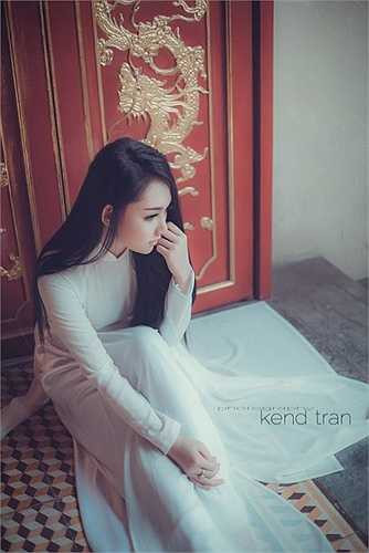 'Bộ ảnh áo dài mà Bảo Nhi thực hiện mong muốn góp một chút hương vị những ngày Tết cổ truyền đang đến với tất cả mọi người.