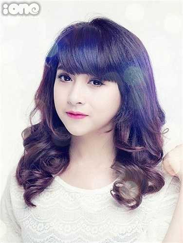 Cô bạn Nguyễn Kiều Trang, sinh ngày 21/12/1995, hiện là sinh viên chuyên ngành diễn viên, trường Cao đẳng nghệ thuật Hà Nội.