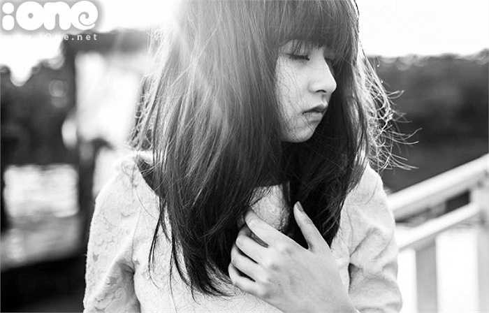 Ngoài việc đi học, đóng phim, Kiều Trang còn là teen model cho các shop và mở một cửa hàng kinh doanh thời trang online.