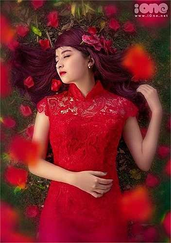 Với việc kinh doanh online, mỗi tháng cô bạn thu được 10 - 15 triệu. Số tiền kiếm được Kiều Trang dùng để trang trải tiền phí sinh hoạt và dành dụm để sau này mở shop thời trang.