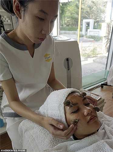 Mức giá này rẻ hơn rất nhiều so với mức giá massage tại 1 cơ sở tương tự ở Tokyo lên đến 200 USD/lần.