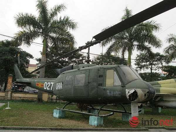 Đây là loại trực thăng quân sự đa năng, nổi tiếng vì được sử dụng nhiều trong chiến tranh Việt Nam. Nó thường được biết dưới tên dùng trong Thủy quân lục chiến Mỹ là Huey. (Theo Infonet)