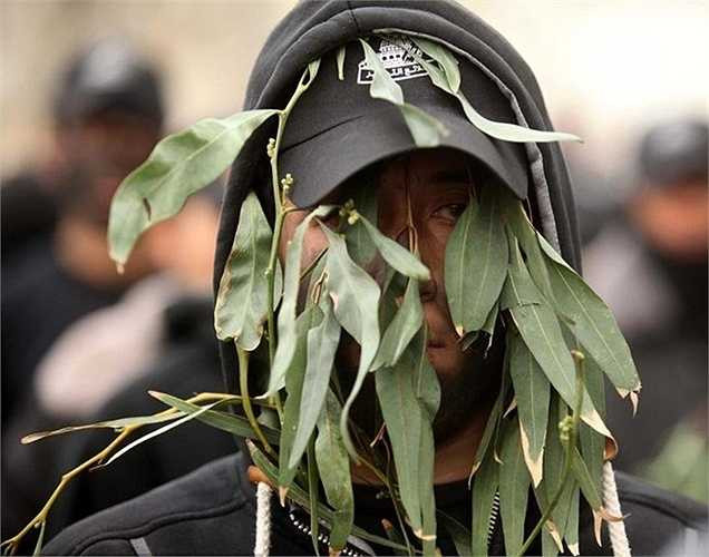 Một thanh niên Pakistan trong đội ngũ của Hamas ở dải Gaza