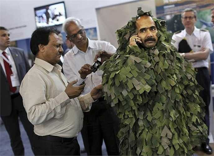 Binh lính Ấn Độ trong cuộc triển lãm tại New Delhi