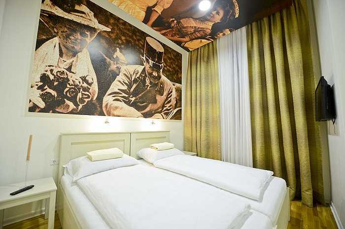 Giá cả ở đây cũng khá mềm. 9,9 bảng Anh (khoảng 320.000 đồng)/giường khu ký túc chung và 15,9 bảng Anh (khoảng hơn 500.000 đồng)/phòng đôi.