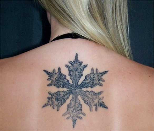 Cũng chính vì vậy mà xăm bông tuyết còn được gọi là kiểu ghi dấu độc nhất vô nhị. Thực tế, không một bạn trẻ nào xăm dạng này lại có hình giống hệt nhau được.