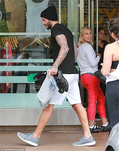 Khi tôi đang tắm cho Harper Seven, cô bé bỗng thốt lên: Này bố, con rất yêu bố, nhưng cũng không thích việc bố đang béo lên đâu