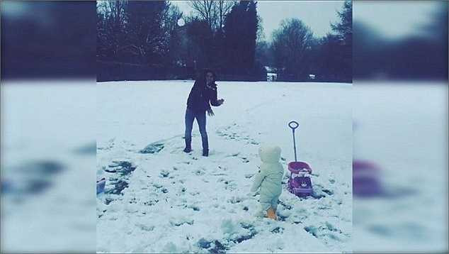 Tiền đạo người Colombia chia sẻ hình ảnh vui đùa của mình trên mạng xã hội