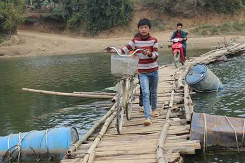 giấc mơ, cây cầu mới, Hòa Bình, dòng sông Bôi, người dân xóm Cành