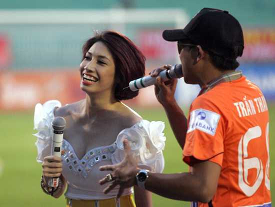 Pha Lê khuấy động sân Thống Nhất trong một trận đấu của Sài Gòn Xuân Thành. Ảnh: CT.