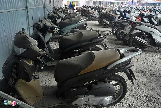 Trong nhóm những phương tiện này có nhiều dòng tay ga đắt tiền như SH, Spacy, PS, Vespa, Liberty... (Theo Zing)