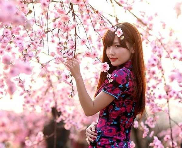 Hường Hana sở hữu ngoại hình long lanh thu hút sự chú ý xung quanh.