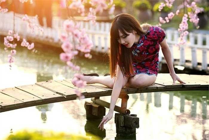 Hường Hana giành Quán quân cuộc thi tìm kiếm gương mặt trẻ 'Hoa học trò Icon' 2014 bởi tài năng và vẻ đẹp rạng ngời của mình.