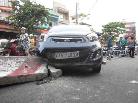 TP.HCM: Xe 'điên' đại náo gây tai nạn liên hoàn, người đi đường tháo chạy