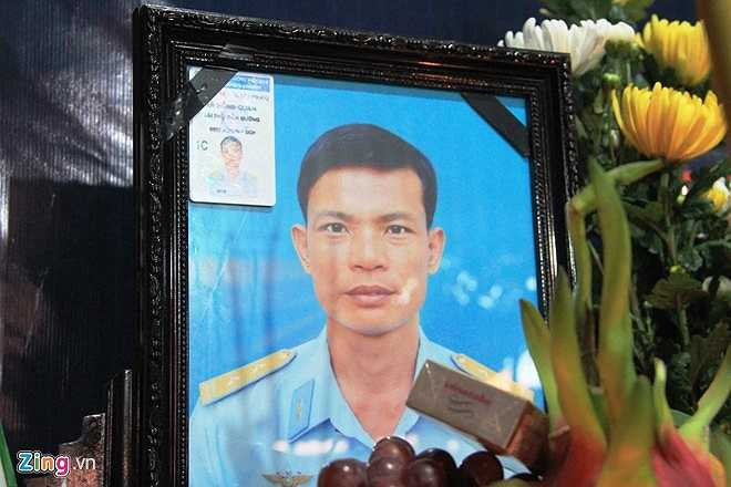 Di ảnh liệt sỹ Lê Hồng Quân, phi công kiêm dẫn đường trên không - một trong 4 người hy sinh trong tai nạn máy bay sáng 28/1 tại TP HCM. (Theo Zing)