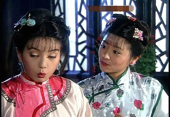 Khoảnh khắc mắt lim dim của cô nàng tinh nghịch Tiểu Yến Tử (Triệu Vy) trong Hoàn Châu cách cách.