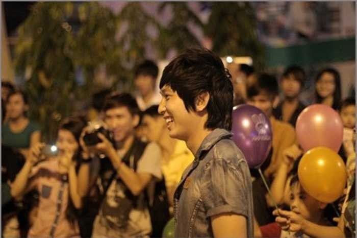 Chủ nhân của màn tỏ tình này là Dương Thị Thanh Tuyền (SN 1993, SV tại một trường ĐH ở TP.HCM).