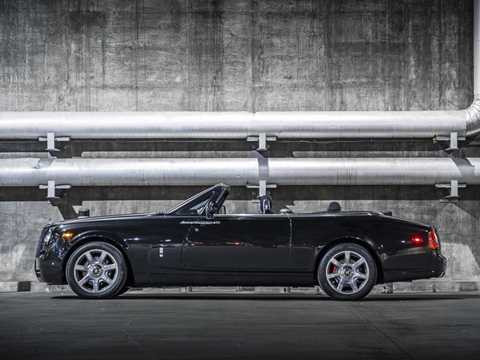 Rolls-Royce ra mắt chiếc Phantom 'Chim ưng đêm'