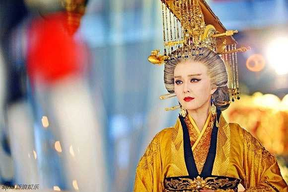 Nữ Hoàng đế duy nhất trong lịch sử Trung Quốc vẫn đầy quyền uy khi về già.