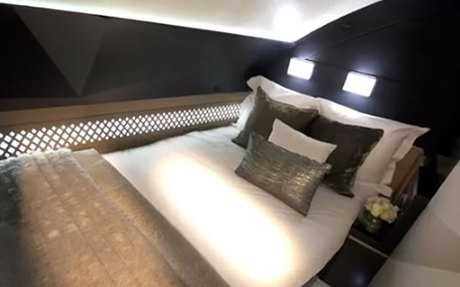 Giường đôi tiện nghi, thỏa mãn nhu cầu nghỉ dưỡng của hành khách