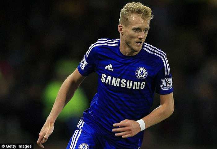 Trước đó, Chelsea đã đồng ý để Schurrle cập bến Wolfsburg với giá 24 triệu bảng