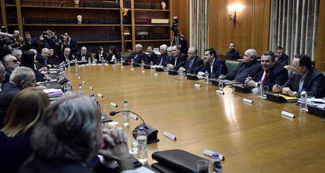 Hy Lạp và bộ ba 'chủ nợ': Ai làm khó ai?