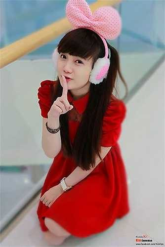 Cherry Nguyễn chia sẻ: 'Nói nhiều và rất vui tính là câu nói bạn bè hay nhận xét về mình. Mình nghĩ nhận xét này là đúng, vì mình rất lạc quan, thích làm mọi thứ xung quanh mình vui vẻ, thoải mái để giảm những áp lực của cuộc sống'.