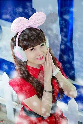 Không chỉ xinh xắn, có giọng hát hay, cô bạn còn bật mí mình cũng đạt được 1 số thành tích trong học tập và hoạt động ngoại khóa.