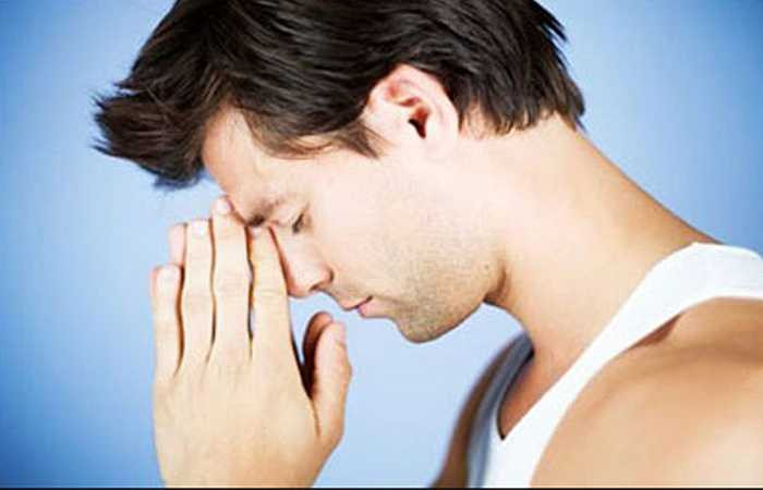 2. Vóc dáng thể hiện kích cỡ 'cậu nhỏ': Nhiều nhà khoa học cố gắng tìm mối liên hệ giữa kích cỡ 'cậu nhỏ' với các bộ phận khác. Tuy nhiên, chưa có một lí giải chính đáng nào được đưa ra. Nhiều nam giới to lớn nhưng có 'cậu bé' khiêm tốn hơn người có vóc dáng bé hơn. Vì thế, đừng nhìn nhận bề ngoài mà đánh giá kích cỡ 'súng' của người khác. Bạn có thể đang sai lầm đấy.