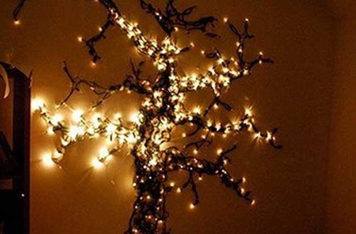 Trang trí tường lãng mạn: Cách trang trí tường có một tác động rất lớn đến cái nhìn tổng thể của căn phòng. Vì vậy, nếu có chút thời gian rảnh rỗi, hãy 'tút tát' lại bức tường đơn điệu thành một không gian lãng mạn cho riêng hai vợ chồng vào dịp Valentine.