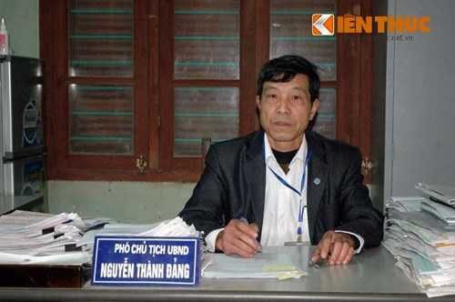 Tường bao trường chuẩn quốc gia sập đè nát chân học sinh